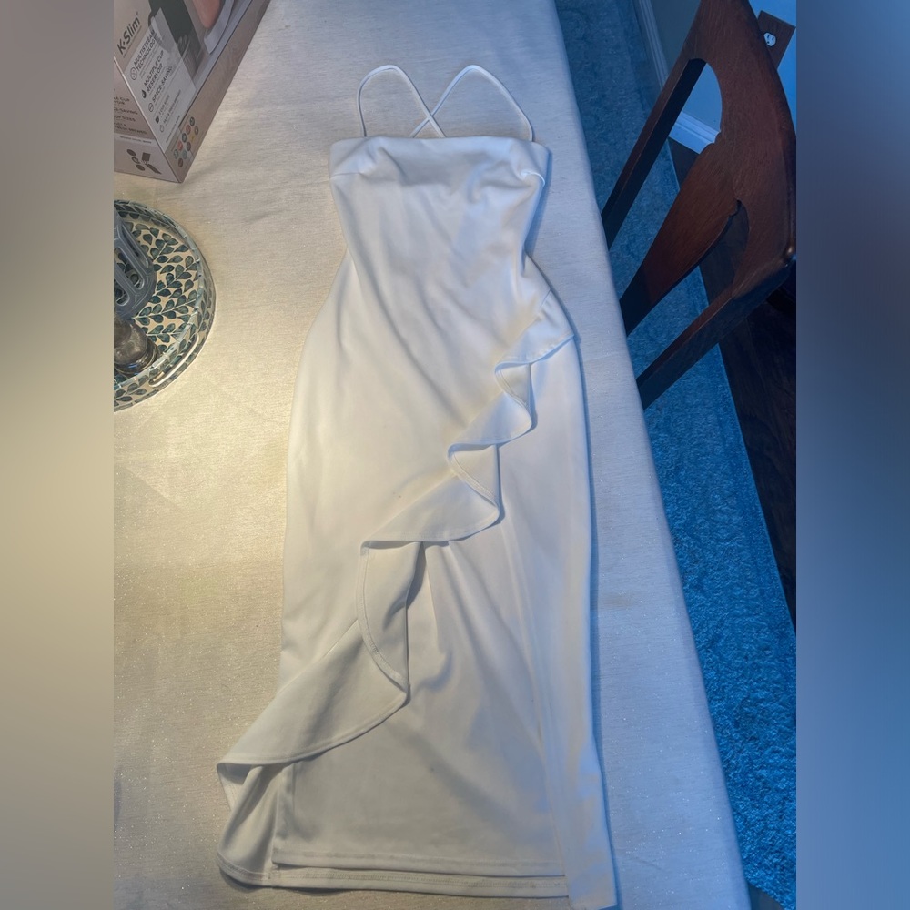 White Windsor midi dress with slit